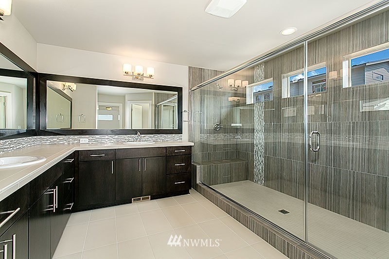 5217 Northeast 11th Place Renton, WA 98059 - Photo 7 of 16