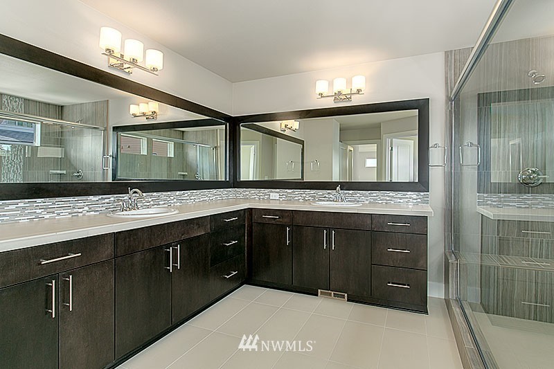 5217 Northeast 11th Place Renton, WA 98059 - Photo 8 of 16