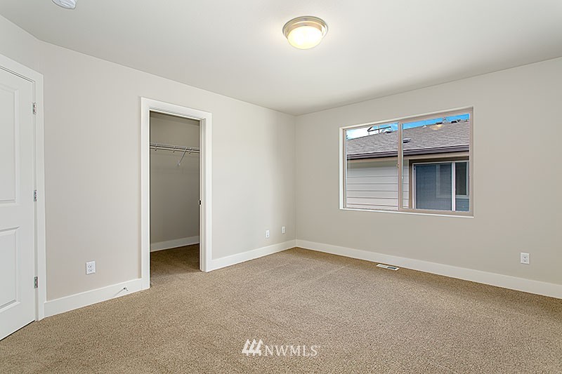 5217 Northeast 11th Place Renton, WA 98059 - Photo 9 of 16