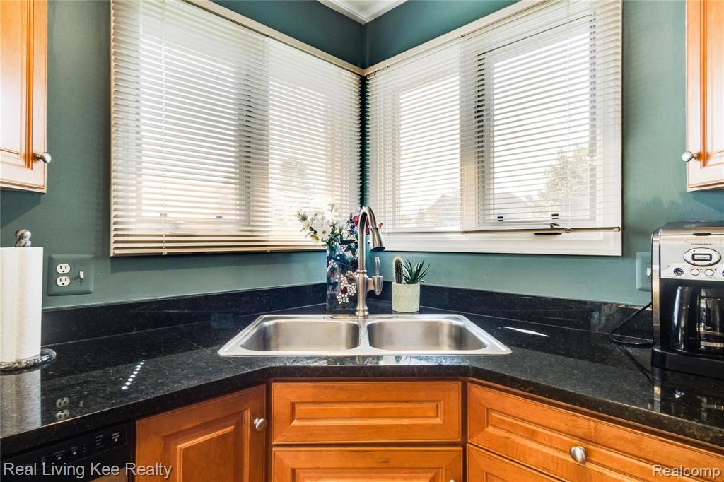 6519 Chatham Circle Rochester Hills, MI 48306 - Photo 29 of 50