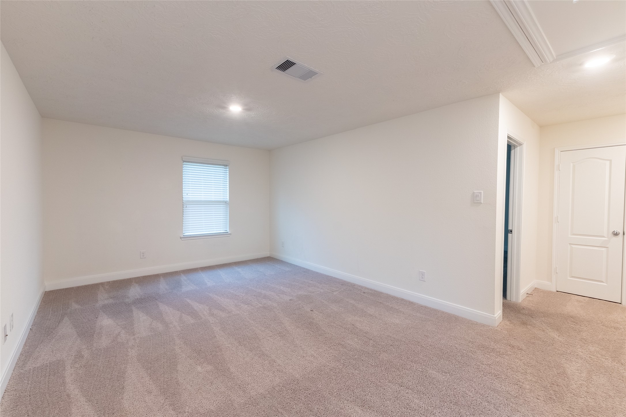 27646 Mesabe Drive Magnolia, TX 77354 - Photo 12 of 24 a view of an empty room with a window