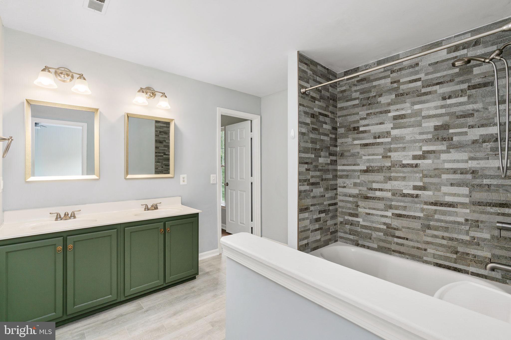 60 River Falls Road Fredericksburg, VA 22406 - Photo 40 of 73 Tub/shower combo