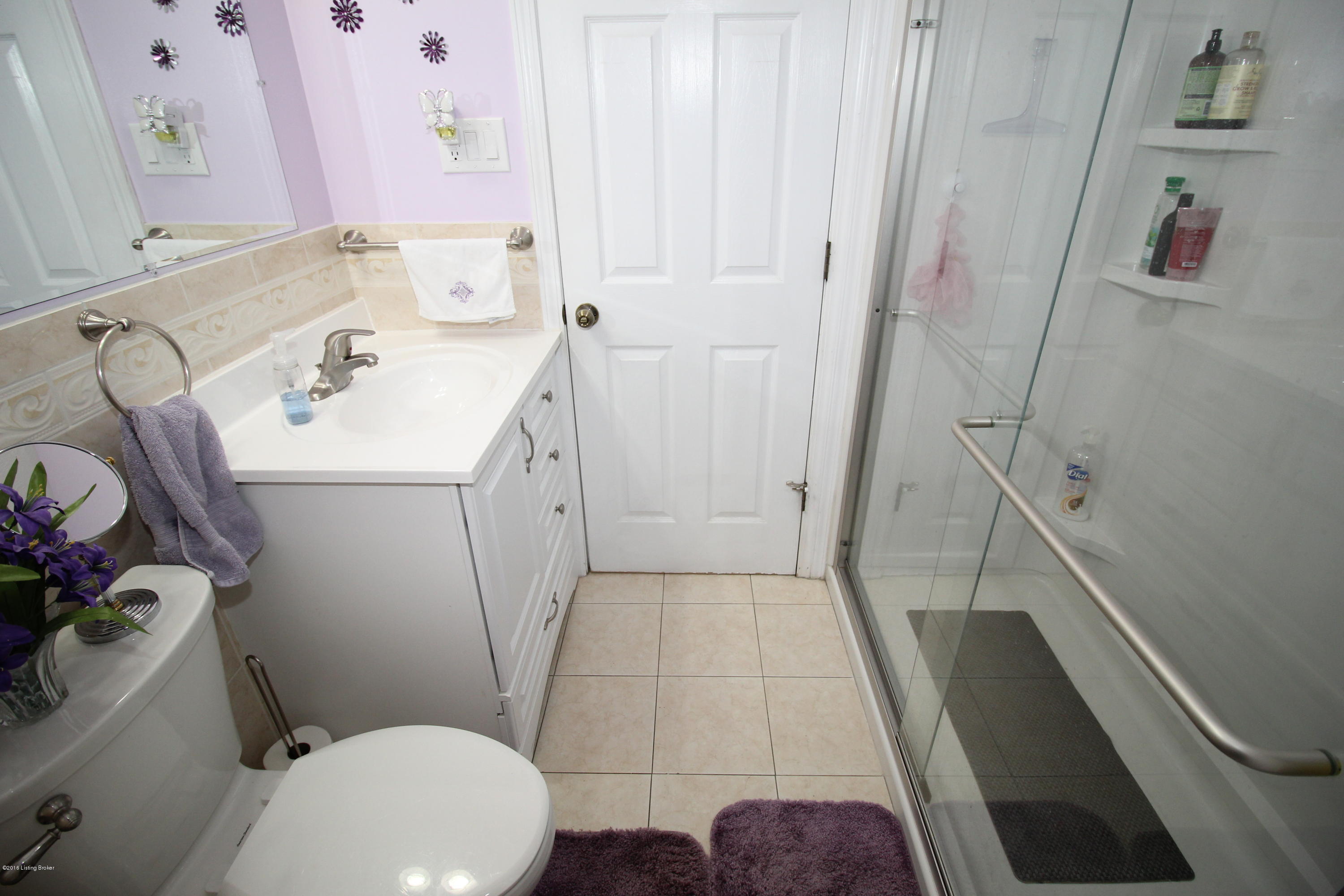 8317 Twisted Pine Road Louisville, KY 40219 - Photo 18 of 29 Full bathroom