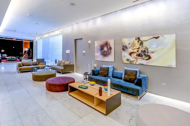 $5,900 | 88 Southwest 7th Street, Unit 1503, Miami, FL 33130