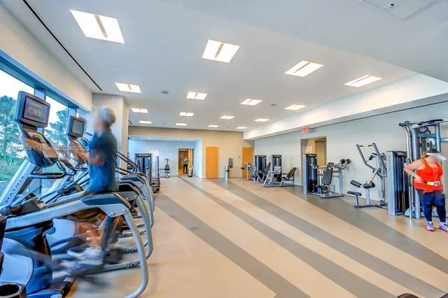 $5,900 | 88 Southwest 7th Street, Unit 1503, Miami, FL 33130