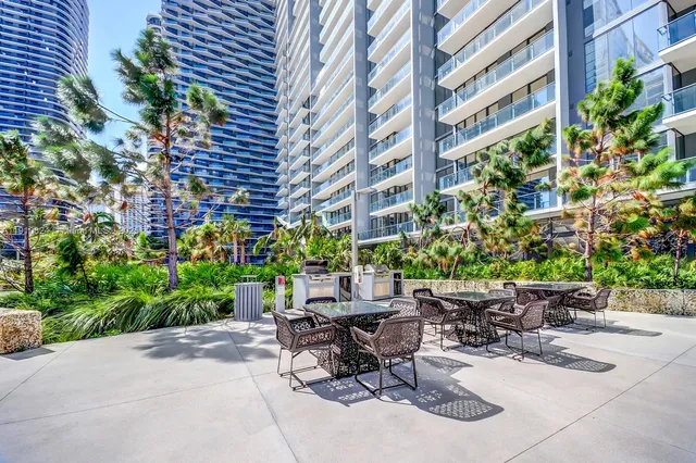 $5,900 | 88 Southwest 7th Street, Unit 1503, Miami, FL 33130