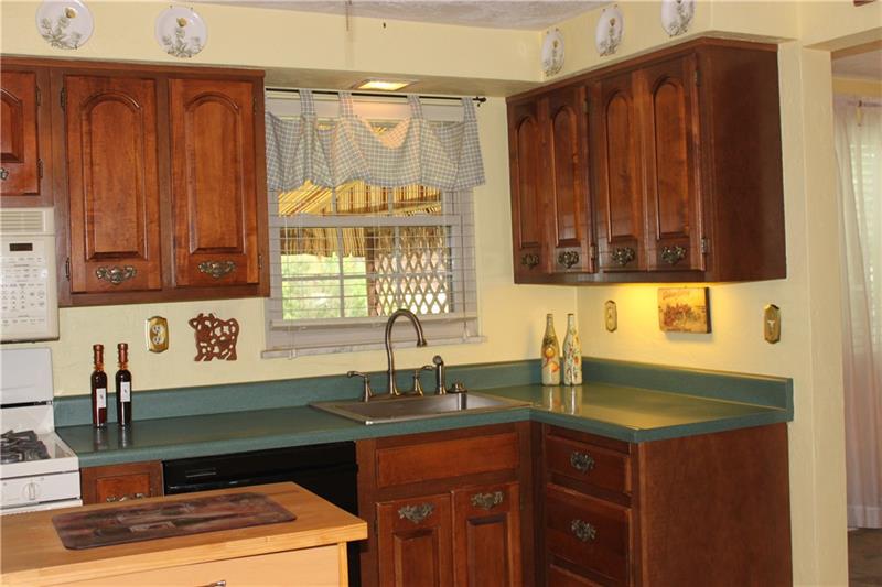 1947 Borland Road Pittsburgh, PA 15243 - Photo 12 of 20 Gallery Image 12