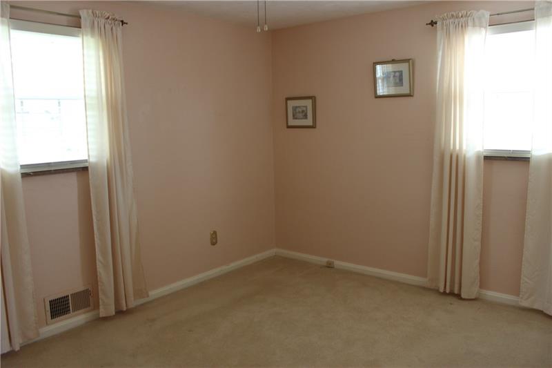 1947 Borland Road Pittsburgh, PA 15243 - Photo 16 of 20 Gallery Image 16