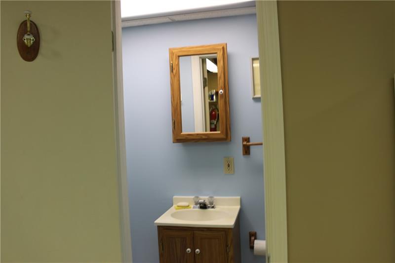 1947 Borland Road Pittsburgh, PA 15243 - Photo 17 of 20 Gallery Image 17