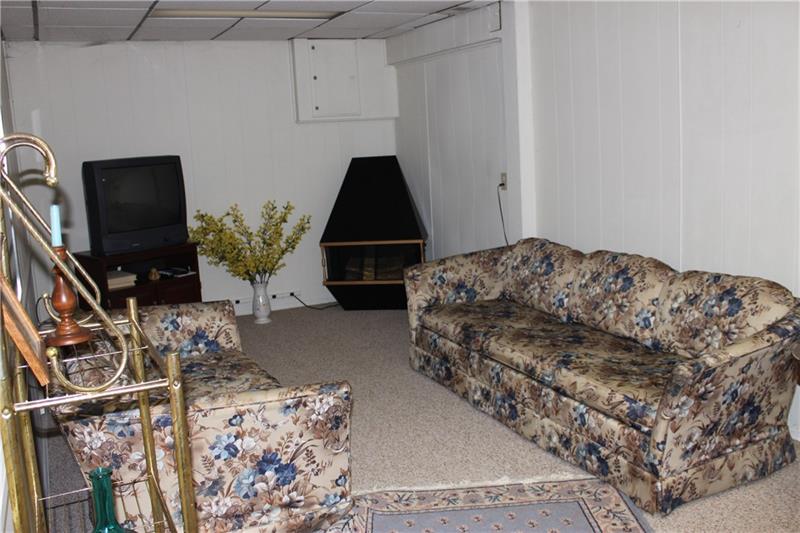 1947 Borland Road Pittsburgh, PA 15243 - Photo 18 of 20 Gallery Image 18