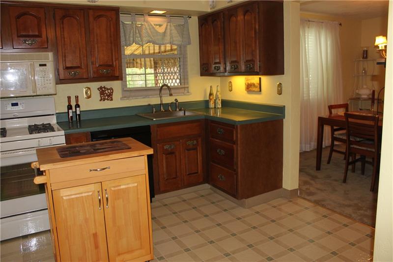 1947 Borland Road Pittsburgh, PA 15243 - Photo 10 of 20 Gallery Image 10