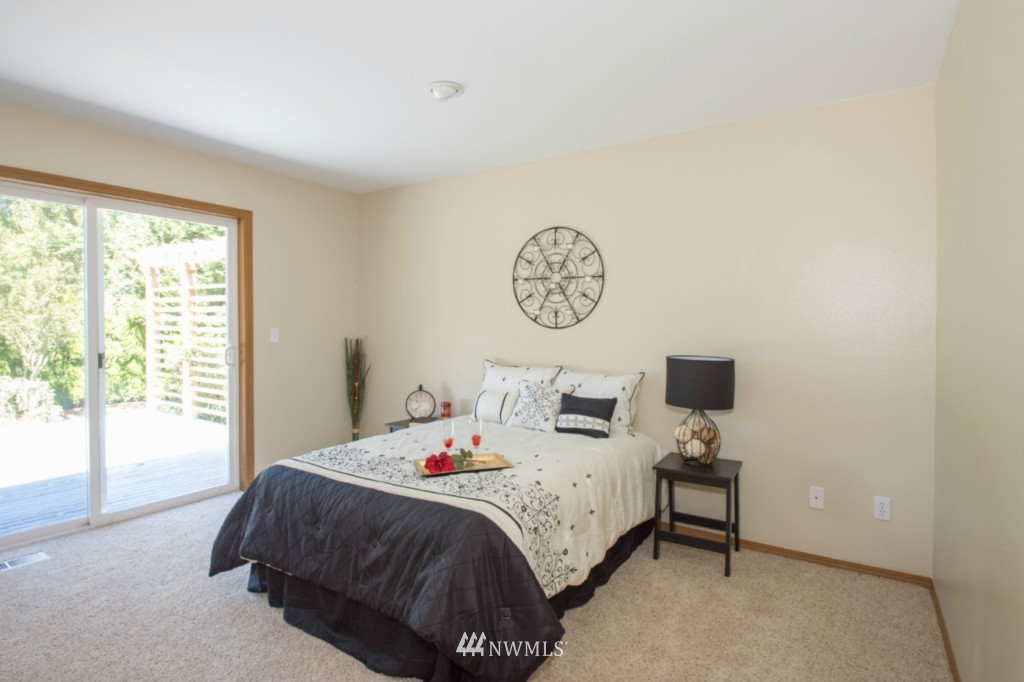 4031 Stohlton Road Southeast Port Orchard, WA 98366 - Photo 11 of 25 Gallery Image 11