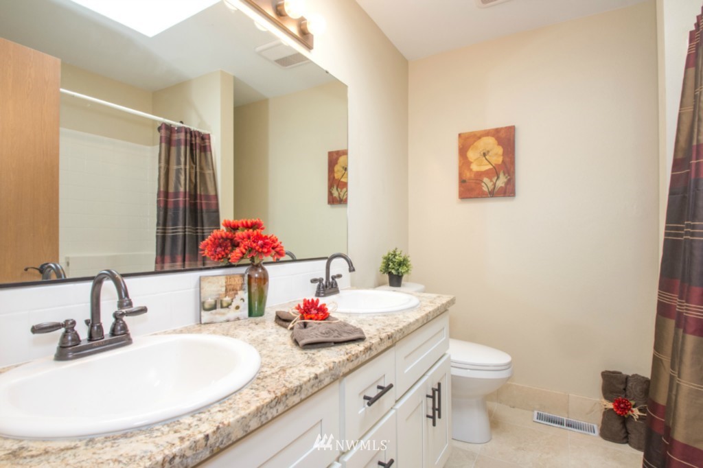 4031 Stohlton Road Southeast Port Orchard, WA 98366 - Photo 13 of 25 Gallery Image 13