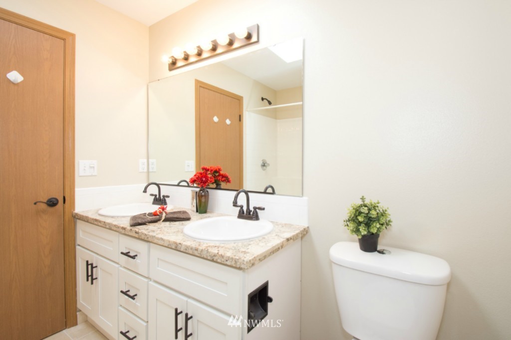4031 Stohlton Road Southeast Port Orchard, WA 98366 - Photo 17 of 25 Gallery Image 17