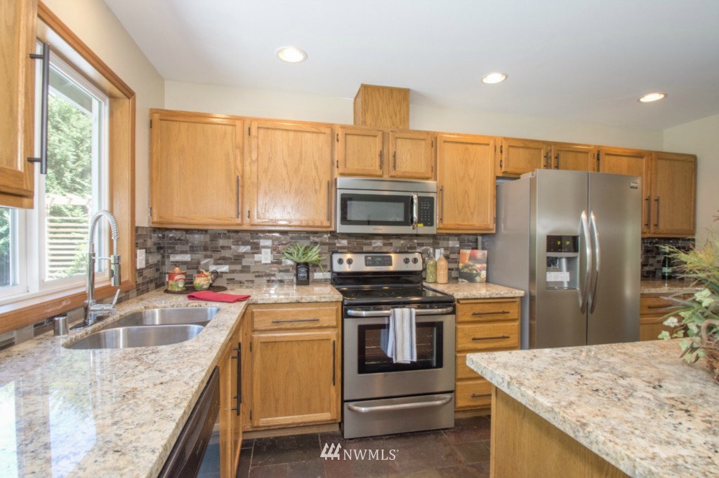 4031 Stohlton Road Southeast Port Orchard, WA 98366 - Photo 10 of 25 Gallery Image 10