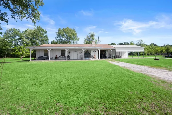 $800,000 | 4856 North Fm 356, Onalaska, TX 77360