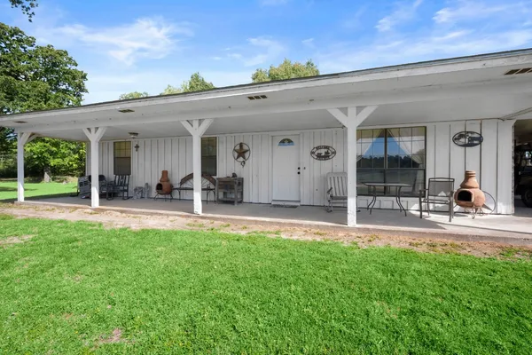 $800,000 | 4856 North Fm 356, Onalaska, TX 77360