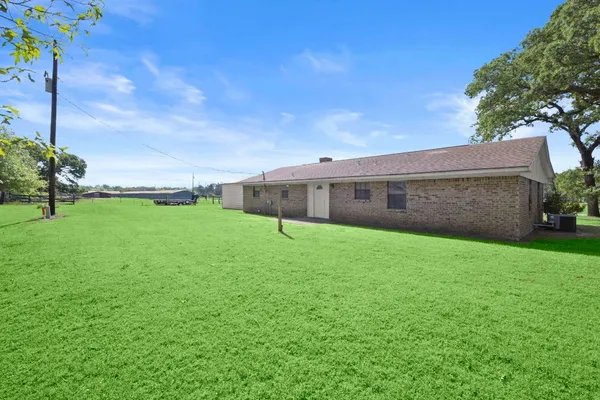 $800,000 | 4856 North Fm 356, Onalaska, TX 77360