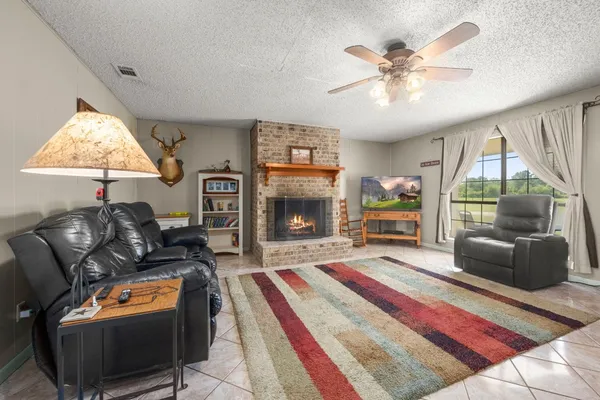 $800,000 | 4856 North Fm 356, Onalaska, TX 77360