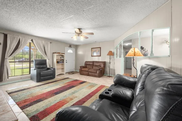 $800,000 | 4856 North Fm 356, Onalaska, TX 77360