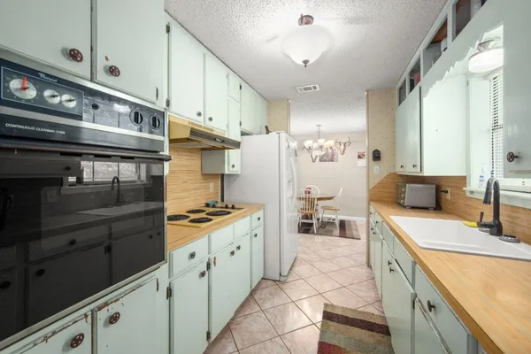 $800,000 | 4856 North Fm 356, Onalaska, TX 77360