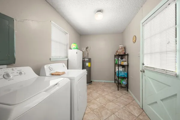 $800,000 | 4856 North Fm 356, Onalaska, TX 77360