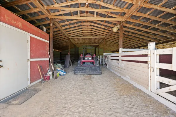 $800,000 | 4856 North Fm 356, Onalaska, TX 77360