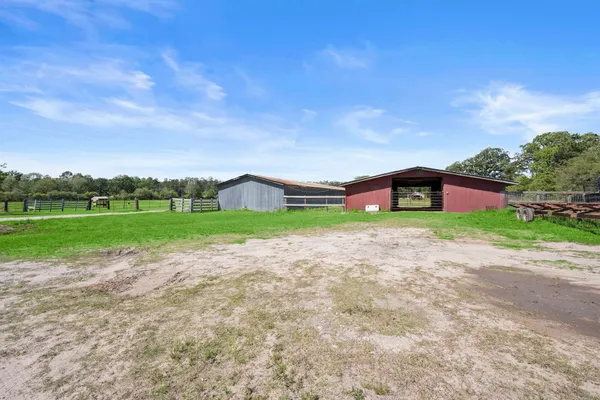 $800,000 | 4856 North Fm 356, Onalaska, TX 77360