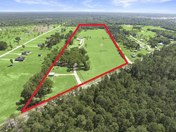 $800,000 | 4856 North Fm 356, Onalaska, TX 77360