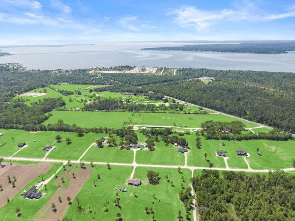 $800,000 | 4856 North Fm 356, Onalaska, TX 77360