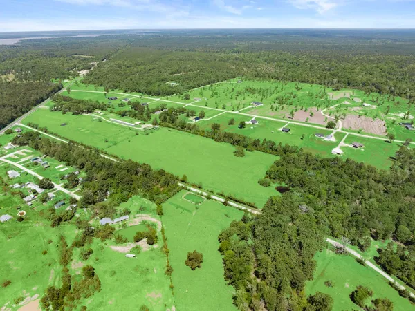 $800,000 | 4856 North Fm 356, Onalaska, TX 77360