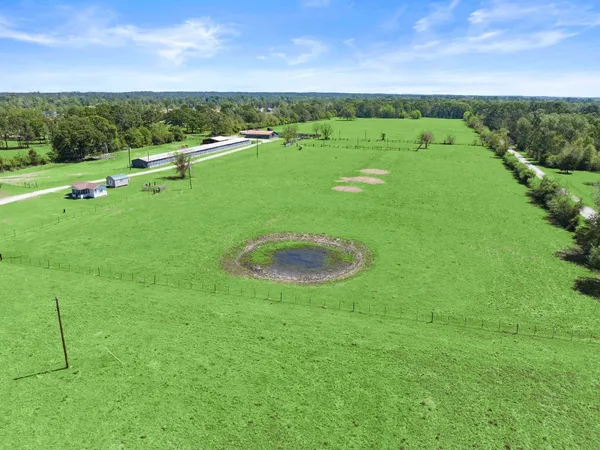 $800,000 | 4856 North Fm 356, Onalaska, TX 77360