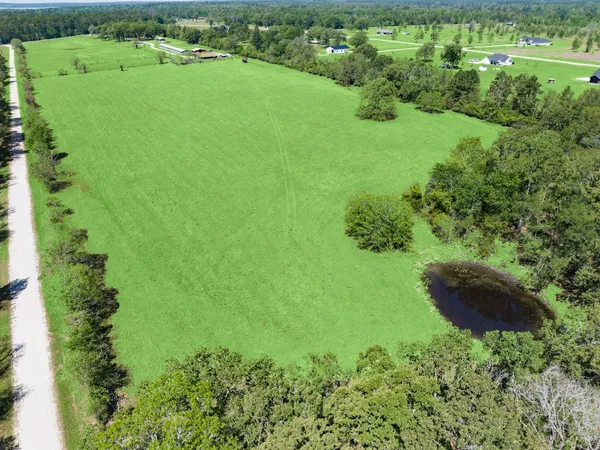 $800,000 | 4856 North Fm 356, Onalaska, TX 77360