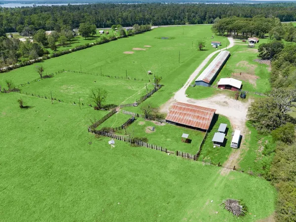 $800,000 | 4856 North Fm 356, Onalaska, TX 77360