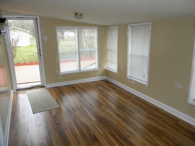 165 East Levi Lee Road Warsaw, IN 46582 - Photo 13 of 29 Gallery Image 13