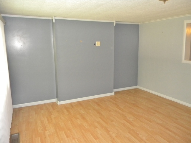 165 East Levi Lee Road Warsaw, IN 46582 - Photo 3 of 29 Gallery Image 3