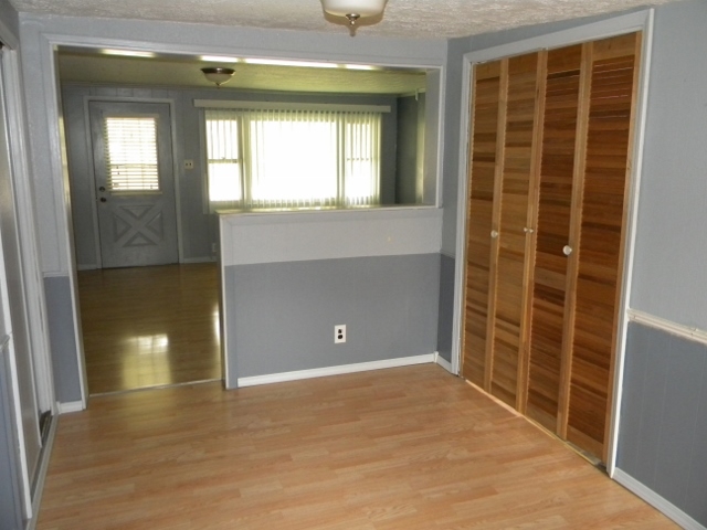 165 East Levi Lee Road Warsaw, IN 46582 - Photo 4 of 29 Gallery Image 4