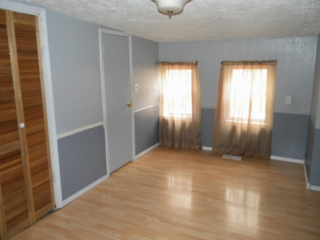 165 East Levi Lee Road Warsaw, IN 46582 - Photo 6 of 29 Gallery Image 6