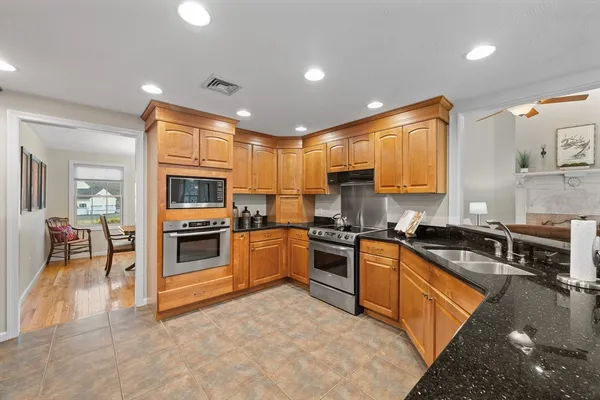 $725,000 | 7 Nellie's Way, Dudley, MA 01571