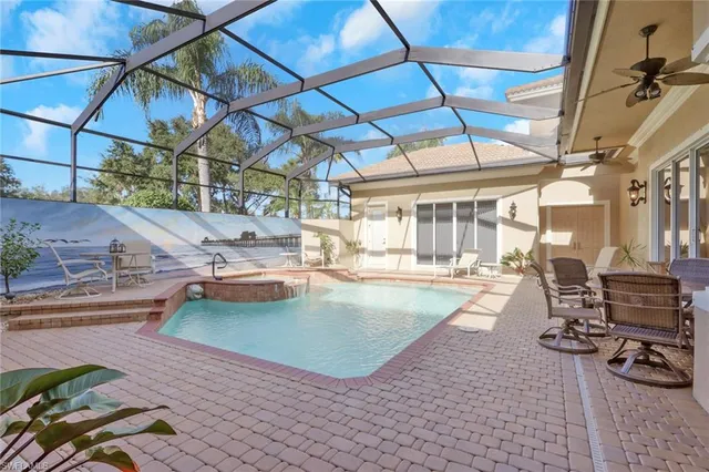$1,250,000 | 904 Glen Lake Circle, Naples, FL 34119