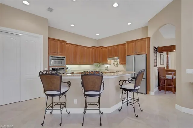 $1,250,000 | 904 Glen Lake Circle, Naples, FL 34119