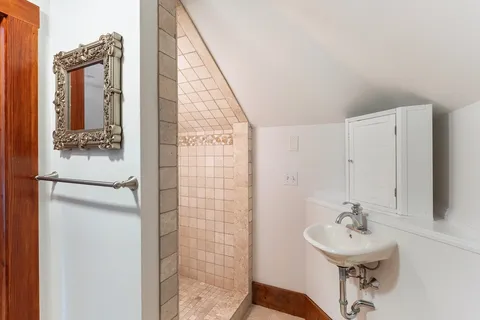 $3,099,000 | 4 Lawrence Street, Winchester, MA 01890