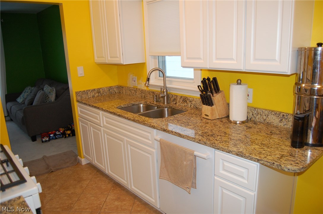 18713 Homeway Road Cleveland, OH 44135 - Photo 4 of 19 Gallery Image 4