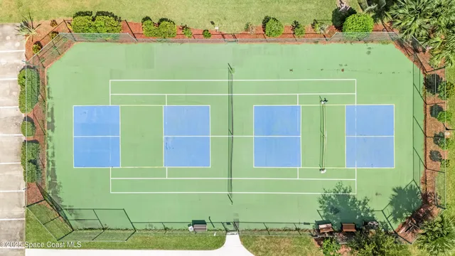 a picture of a table and chairs in patio