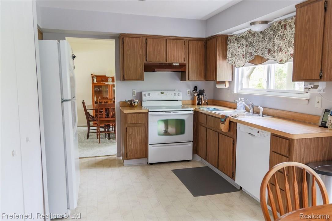 22421 Mill Road Novi, MI 48375 - Photo 9 of 46 22421MillRd-8.jpg