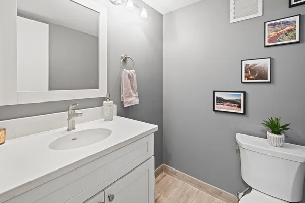 $5,000 | 1644 North Mohawk Street, Unit B, Chicago, IL 60614