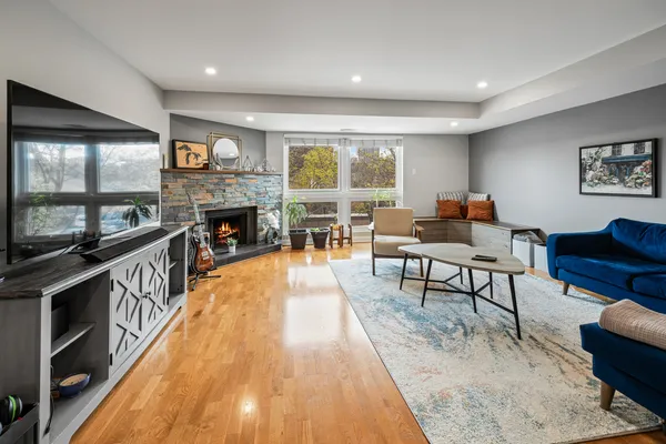 $5,000 | 1644 North Mohawk Street, Unit B, Chicago, IL 60614