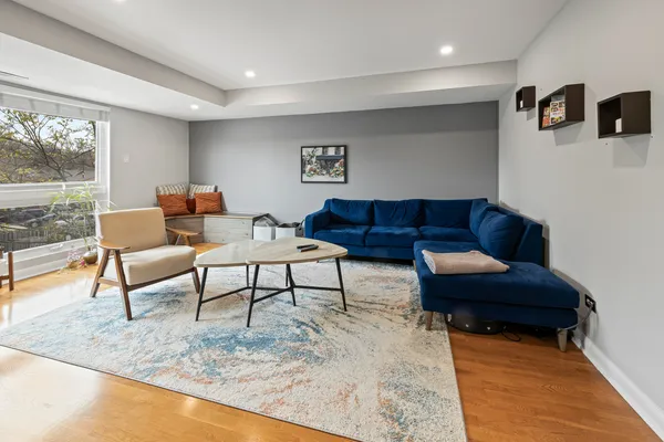 $5,000 | 1644 North Mohawk Street, Unit B, Chicago, IL 60614