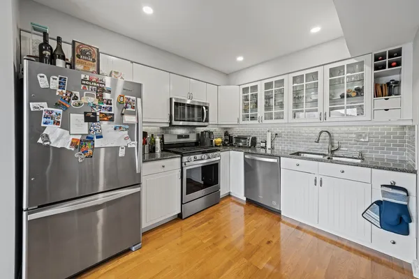 $5,000 | 1644 North Mohawk Street, Unit B, Chicago, IL 60614