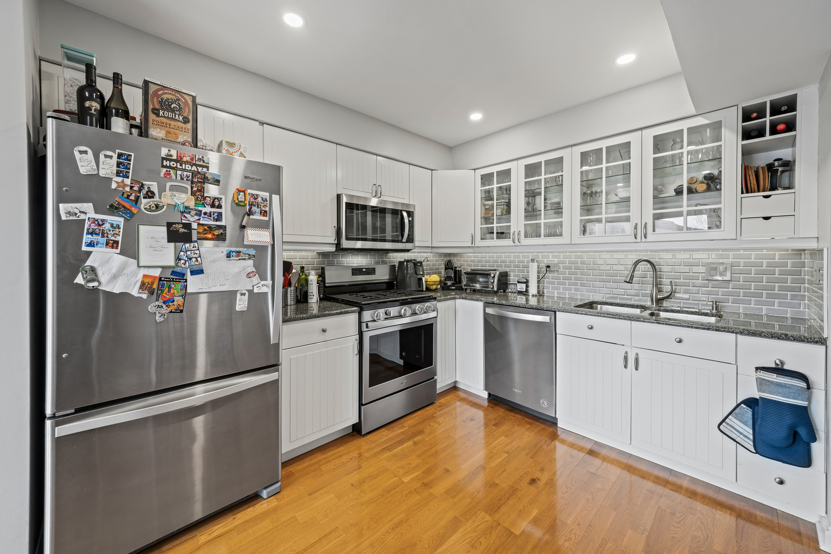 1644 North Mohawk Street, Unit B Chicago, IL 60614 - Photo 6 of 19